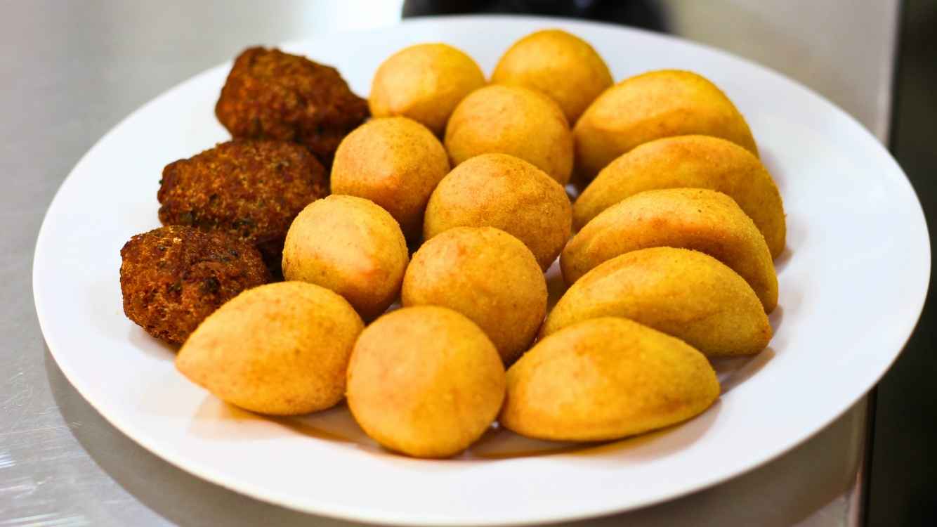 Minissalgados e mini pastéis para encomenda - Pastelaria Brasileira Curitiba